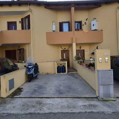 Alma House Apartment *